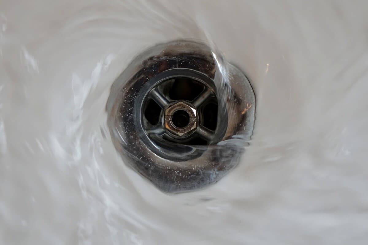 How To Unclog A Drain – Lomond Property Maintenance Guides