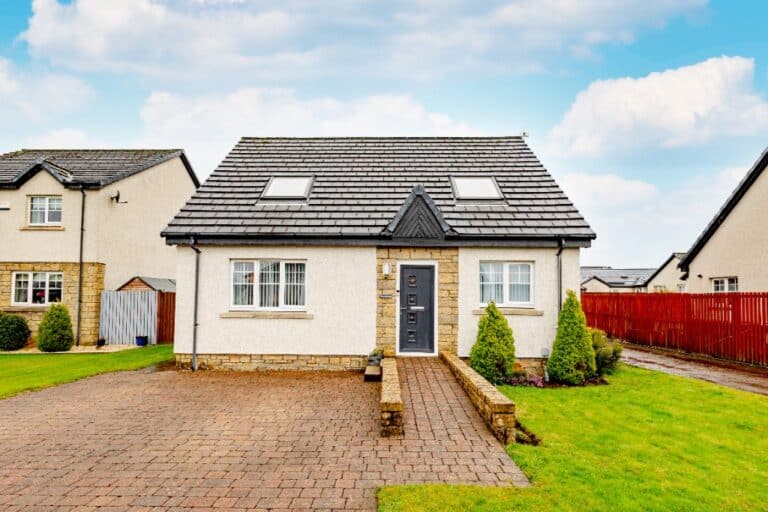 Marshall Gardens, Kilmaurs, East Ayrshire, KA3