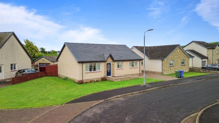 Earl Rise, Dundonald, South Ayrshire, KA2