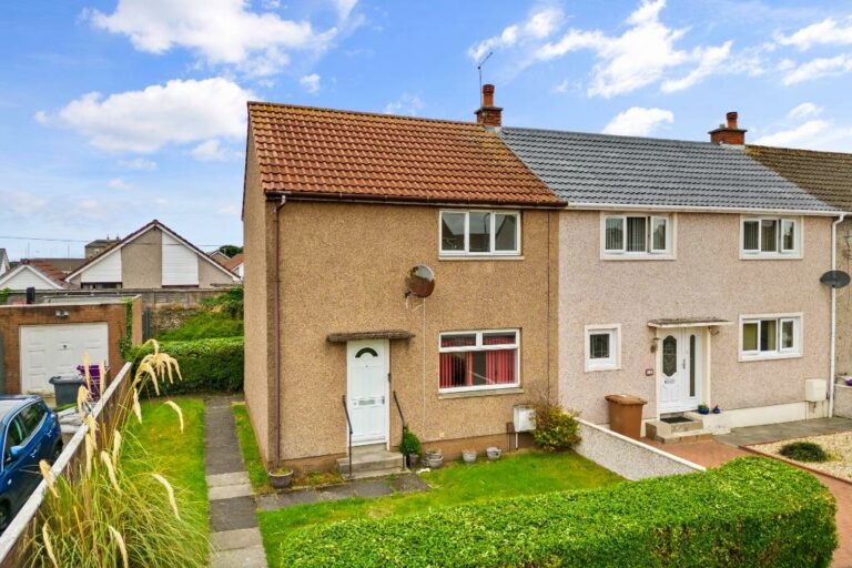 Annanhill Place, Kilwinning, North Ayrshire, KA13