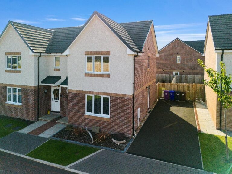 Annanhill Place, Kilwinning, North Ayrshire, KA13