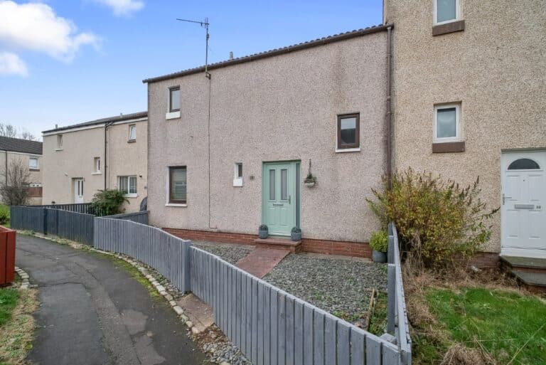 Annanhill Place, Kilwinning, North Ayrshire, KA13