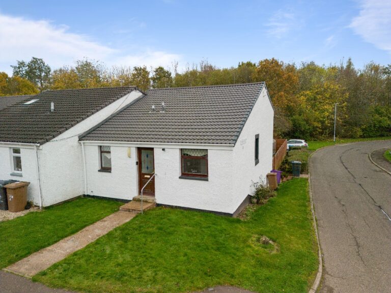 Annanhill Place, Kilwinning, North Ayrshire, KA13