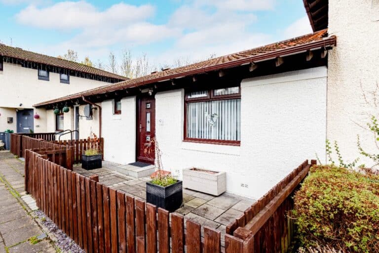 Annanhill Place, Kilwinning, North Ayrshire, KA13