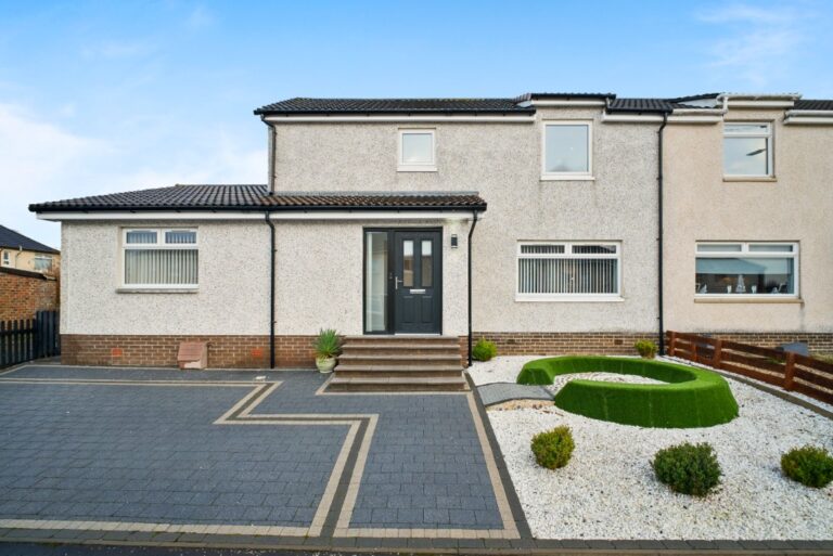 Annanhill Place, Kilwinning, North Ayrshire, KA13