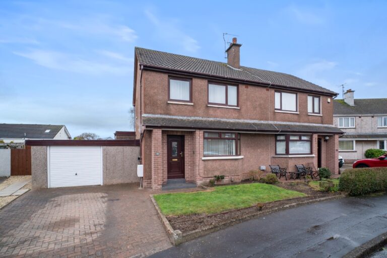 Annanhill Place, Kilwinning, North Ayrshire, KA13