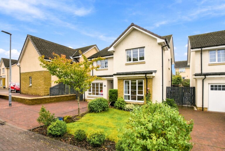 Holly Bank, Irvine